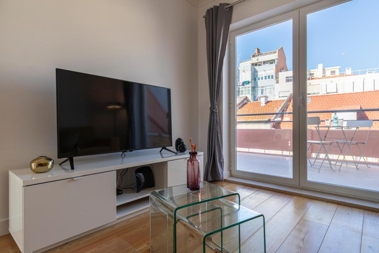 Lovelystay - Sunny 1Bdr Apartment W/Terrace Lisboa المظهر الخارجي الصورة